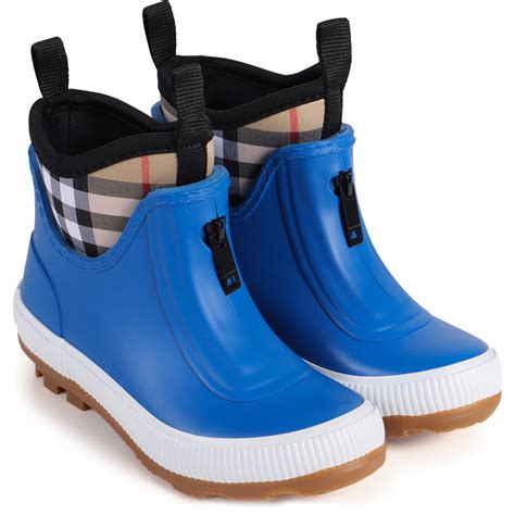 boys burberry boots